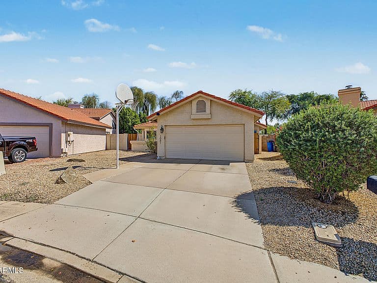 1081 N WILLOW Street photo 3