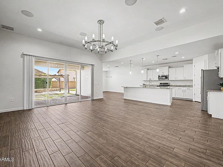 38053 W SANTA BARBARA Avenue photo 5
