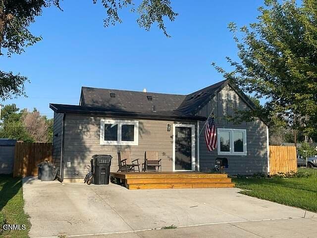 717 & 721 4th Ave W photo 1