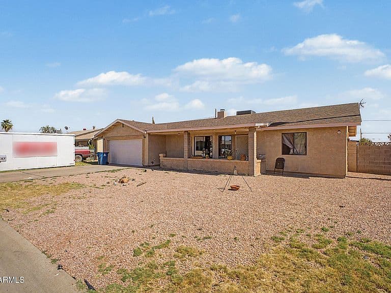 547 E QUAIL Avenue photo 3