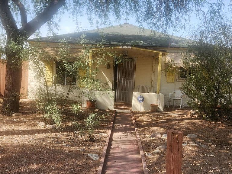 1636 E Glenrosa Avenue photo 2