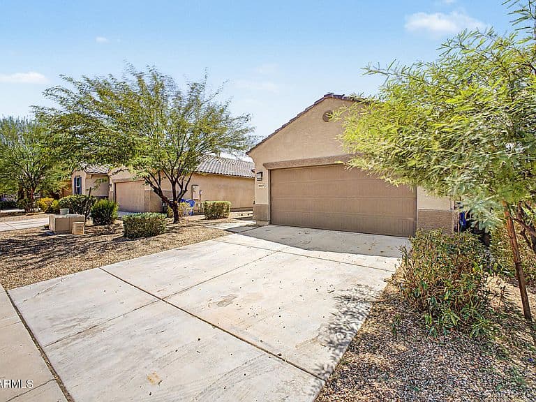 18057 W IDA Lane photo 3