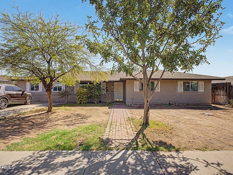 519 N CHERI LYNN Drive photo 2
