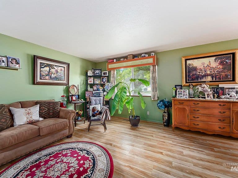 2345 Longbow Dr photo 4