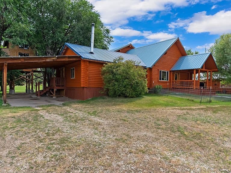 536 Foley Ln photo 3