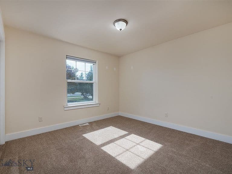 2945 Oliver St photo 5