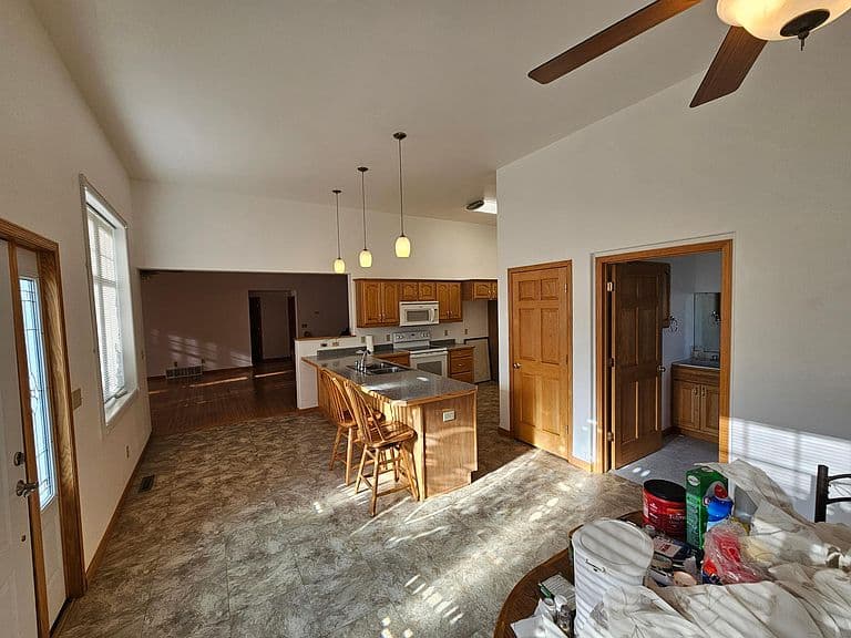 205 1st St N photo 5