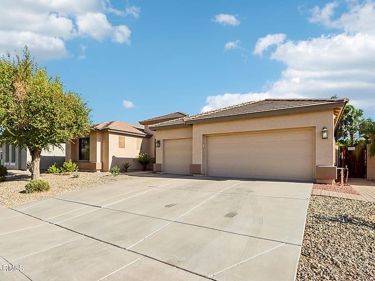 18473 W MARCONI Avenue photo 2