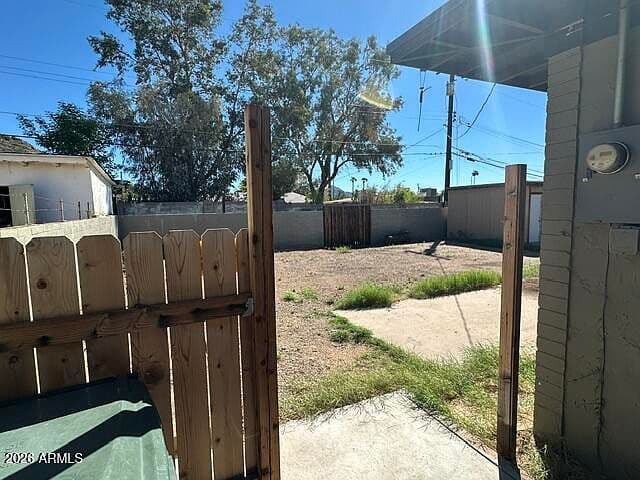 9443 N 4TH Avenue photo 5