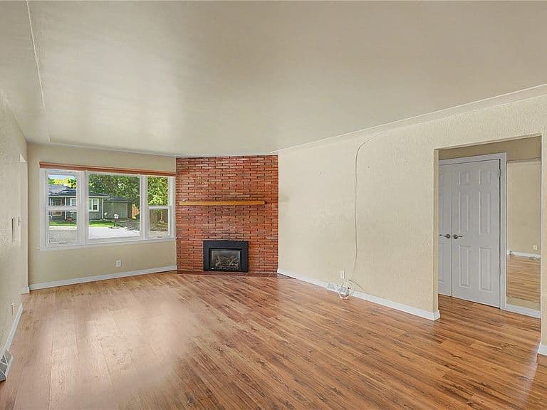 2734 Beth Dr photo 5