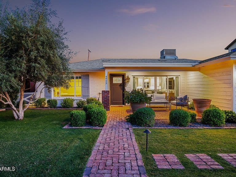 4923 E INDIANOLA Avenue photo 1