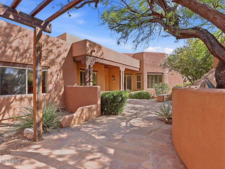 471 W Coyote Moon Pl photo 1