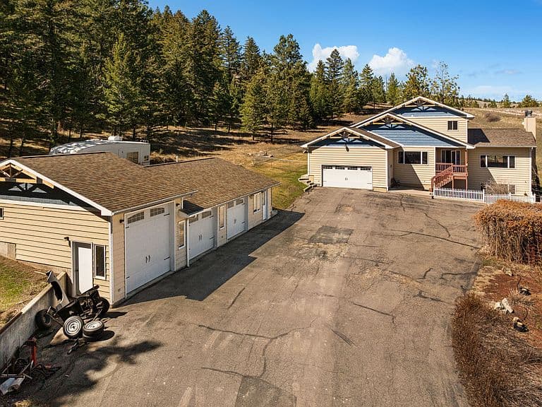 1059 Highway 282 photo 3