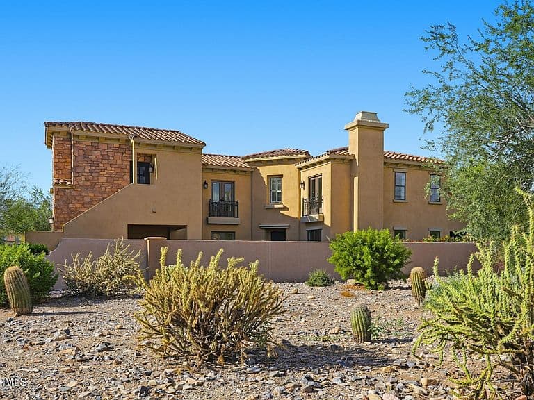 9832 E EDGESTONE Drive photo 2