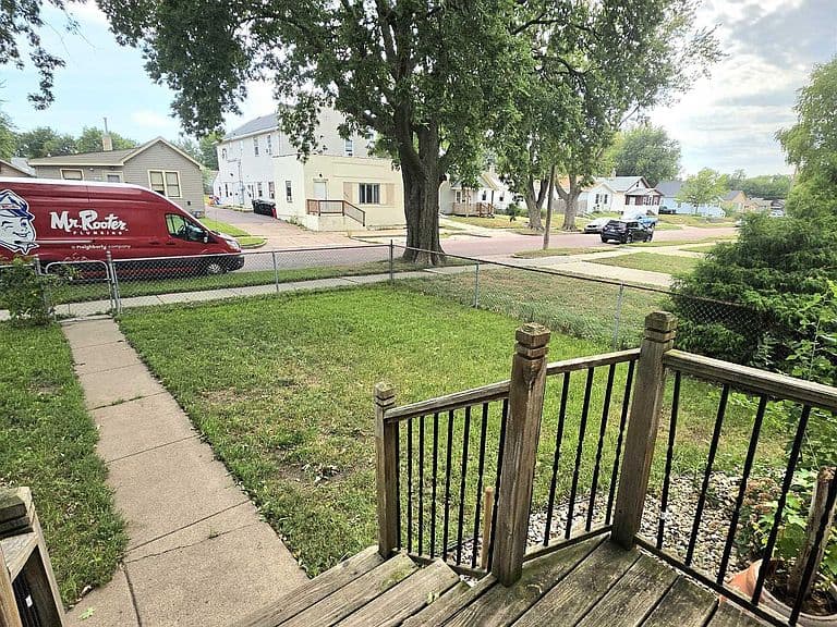 1428 E 5th St photo 4