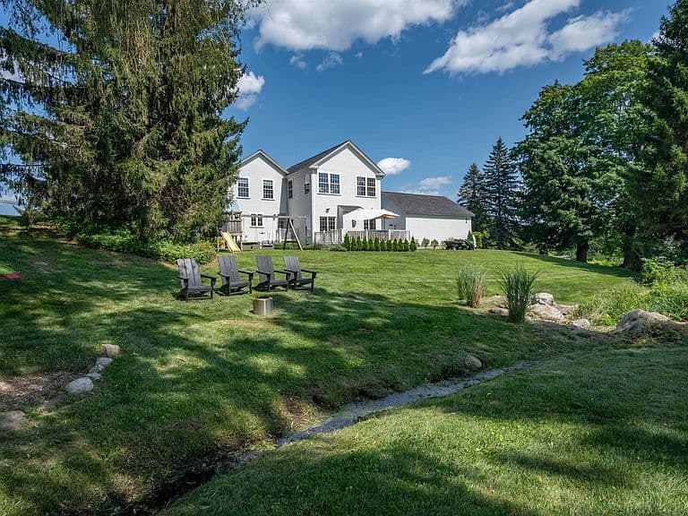 208 Silver Lake Road photo 4