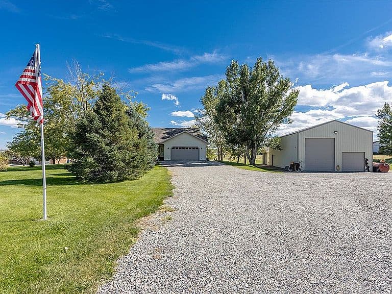 4680 Country Garden Rd photo 4