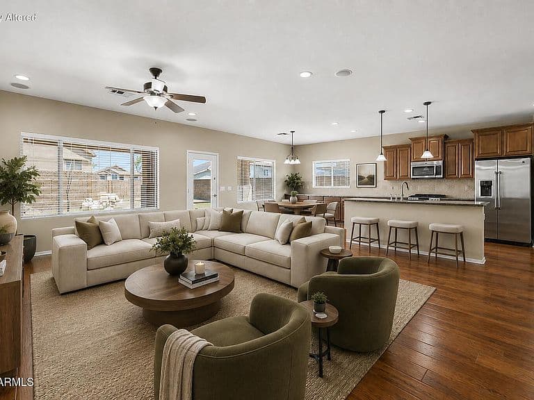 2946 E SANTA FE Lane photo 3