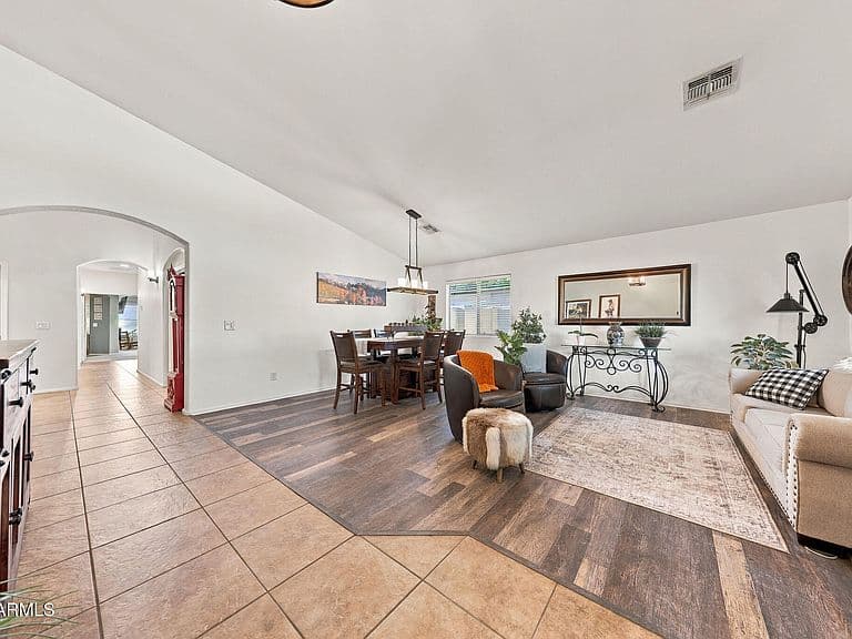 33336 N SANDSTONE Drive photo 3