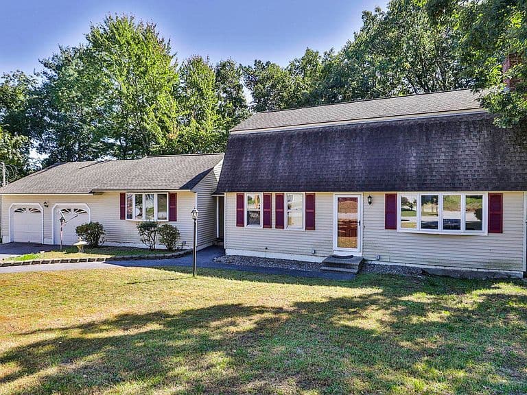 16 Blueberry Lane photo 2