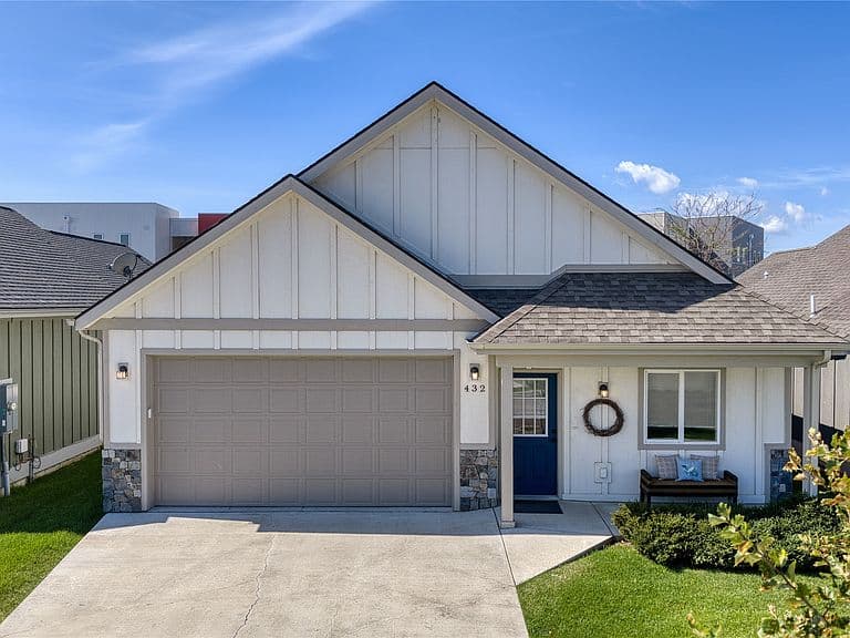 432 Bluebell Rd photo 1