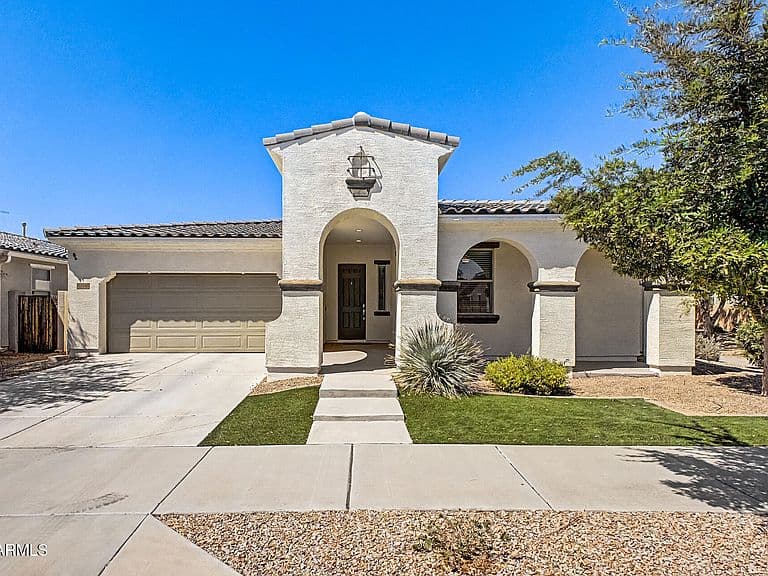 22496 E MUNOZ Street photo 1