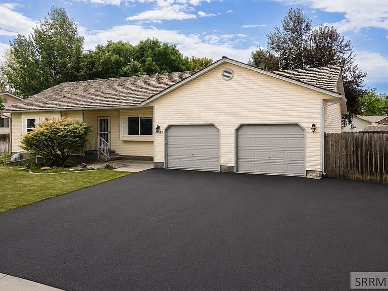 2525 Granite Way photo 1