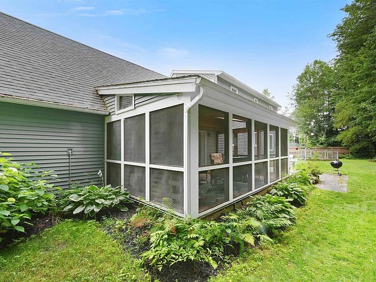 69 Greenfield Road photo 3