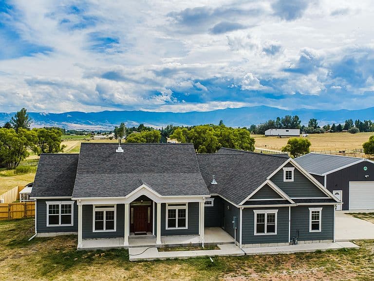 2 Bond Ln photo 1