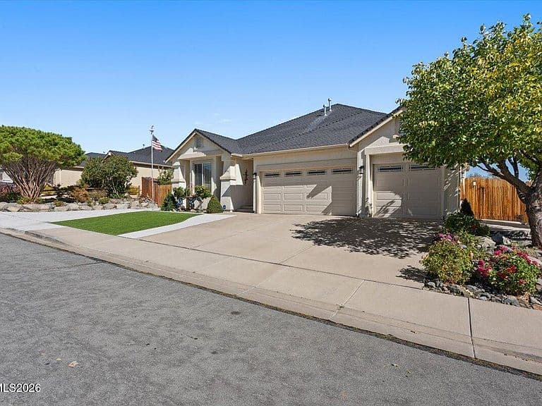 1056 Sticklebract Dr photo 1
