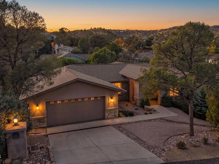 4955 Bear Way photo 1