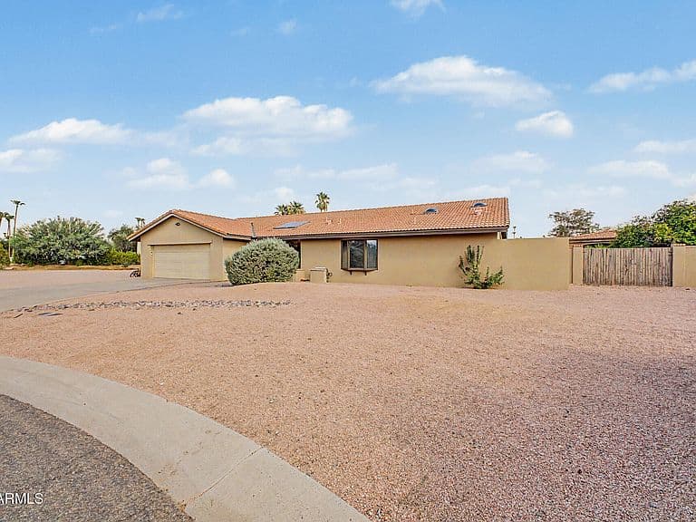 6921 E VOLTAIRE Avenue photo 3