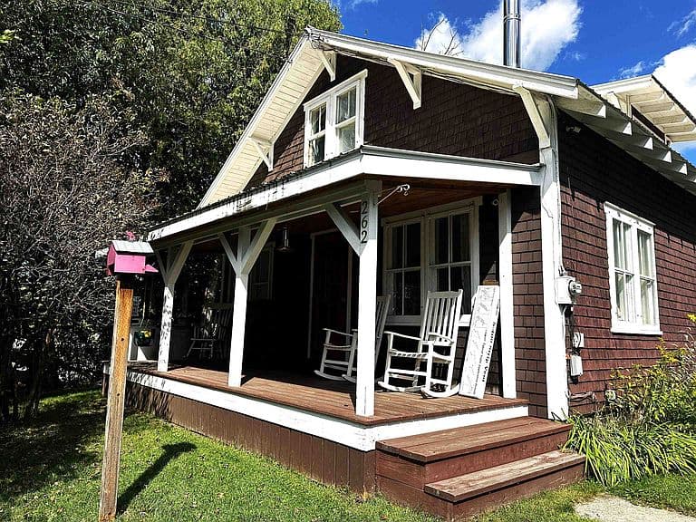 262 Bridge Street photo 2