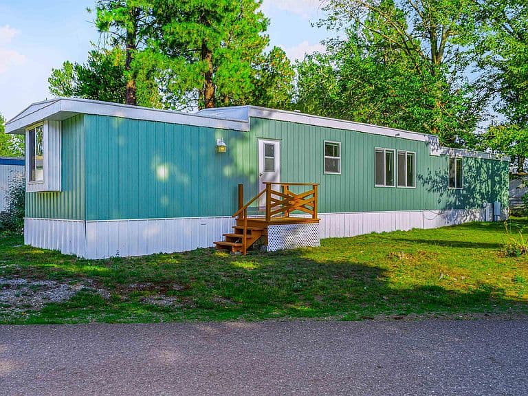 468800 Highway 95 Space 15 photo 3