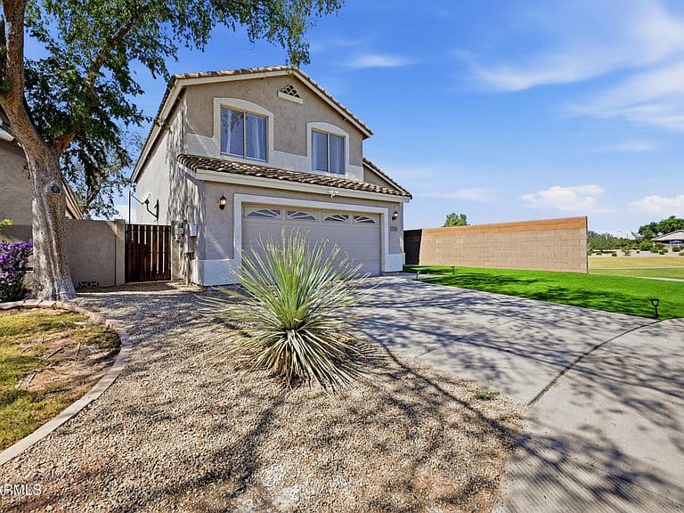 1258 S HERITAGE Drive photo 2
