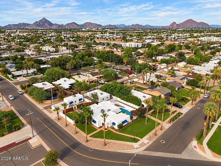1334 E FLOWER Street photo 2