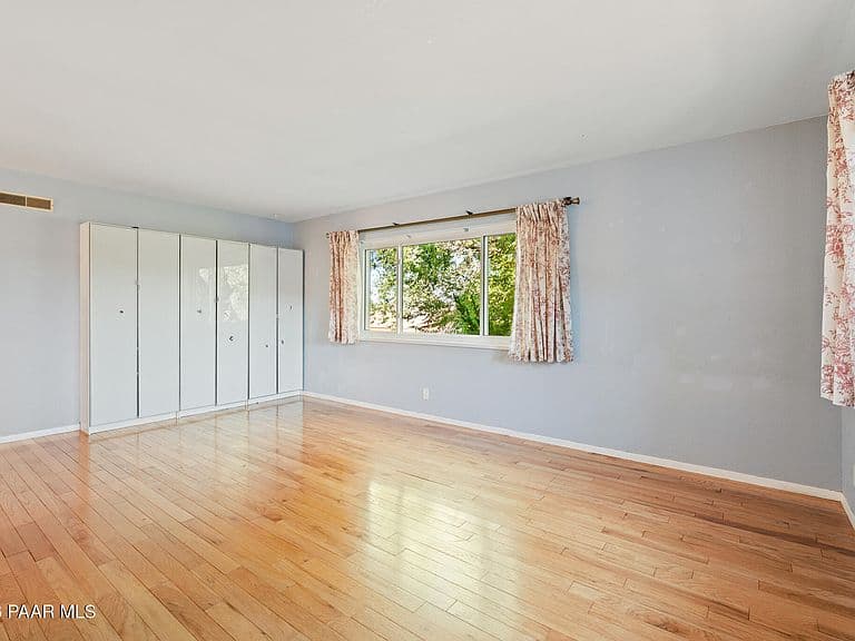 5045 Cactus Pl photo 4