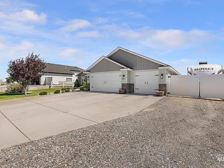 4060 Mountain Vista Ln photo 4