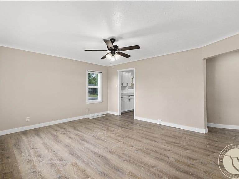 12 Macarthur Ave photo 4