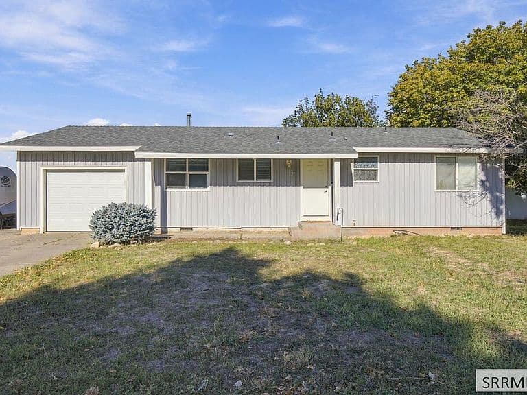 395 N Ladino Dr photo 1