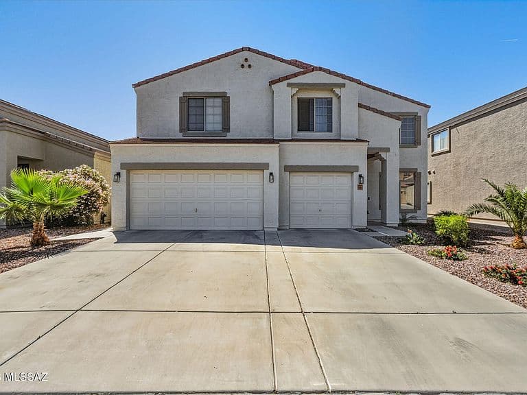 43879 W Maricopa Ave photo 1