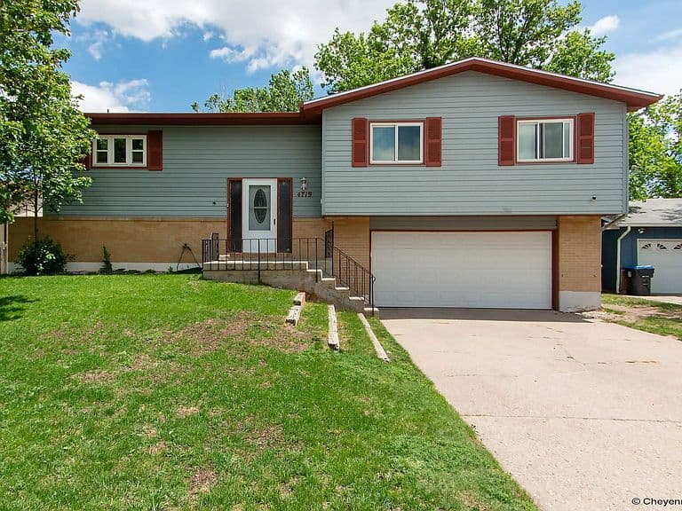 4719 King Arthur Way photo 1