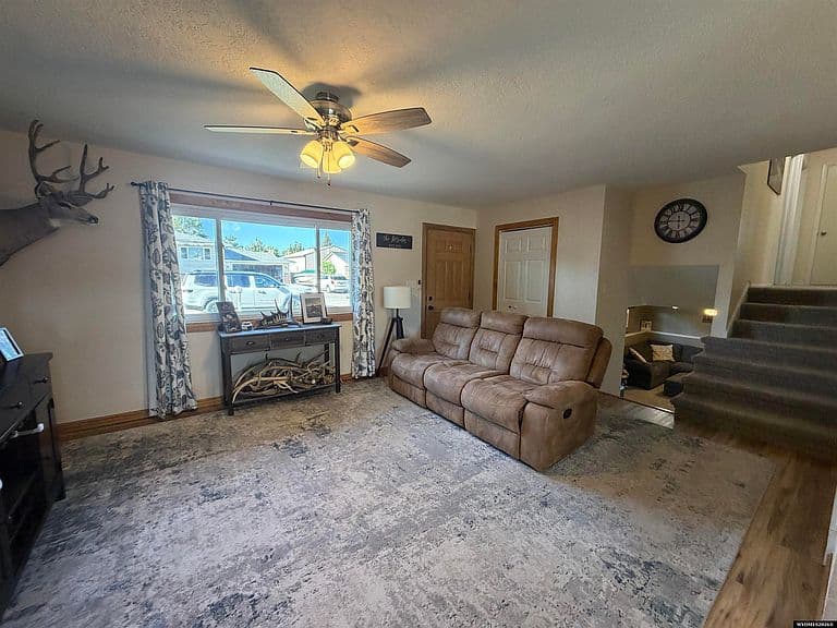 1720 Loch Ness Dr photo 4