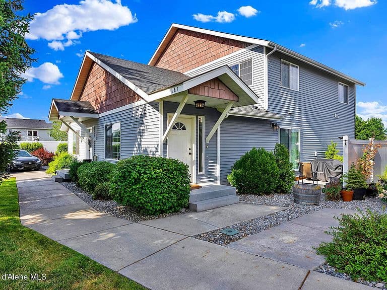 1317 N Forsythia Cir photo 1