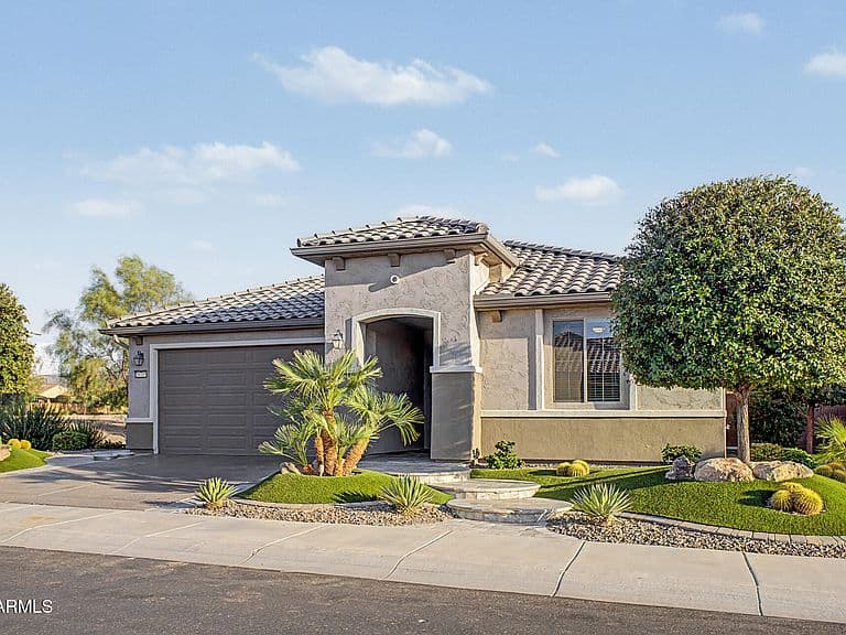 26735 W QUAIL Avenue photo 4