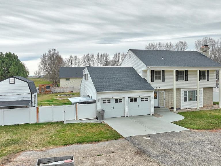 513 Ruth Ln photo 3