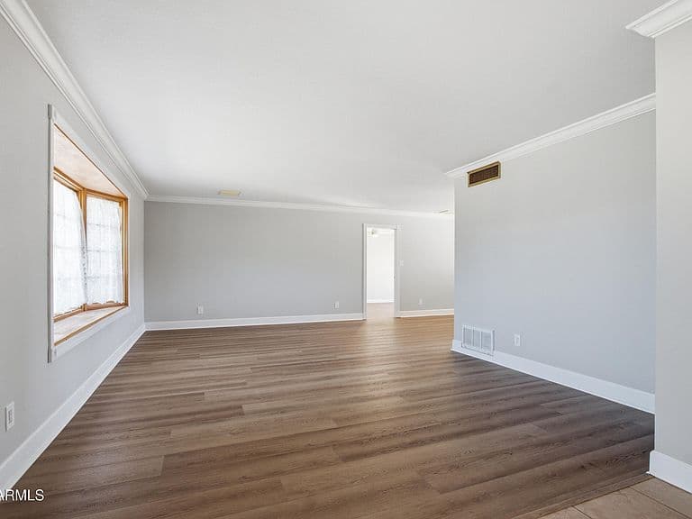 2627 E Cannon Drive photo 4