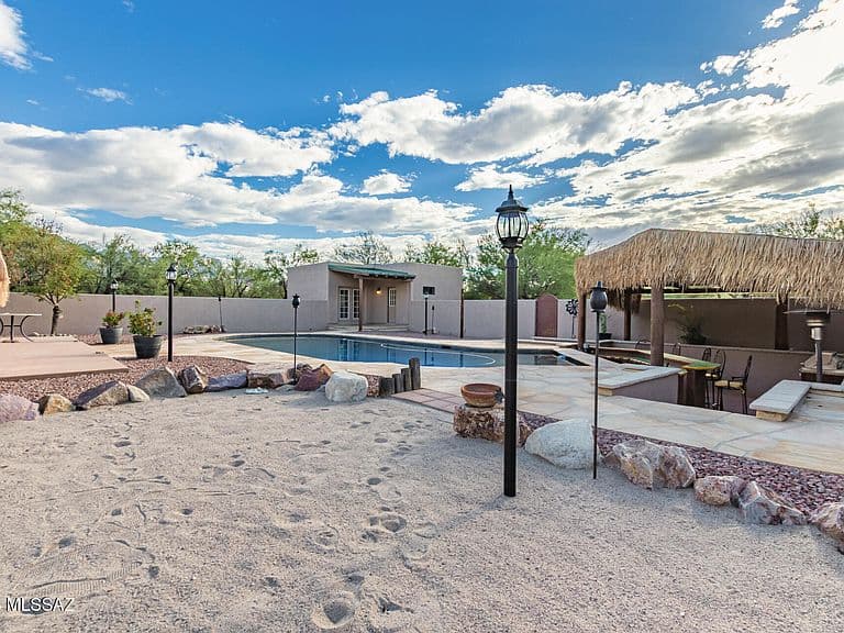 5100 E Golder Ranch Dr photo 1