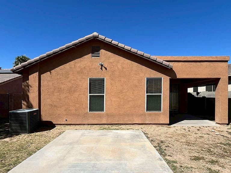 46157 W HOLLY Drive photo 2