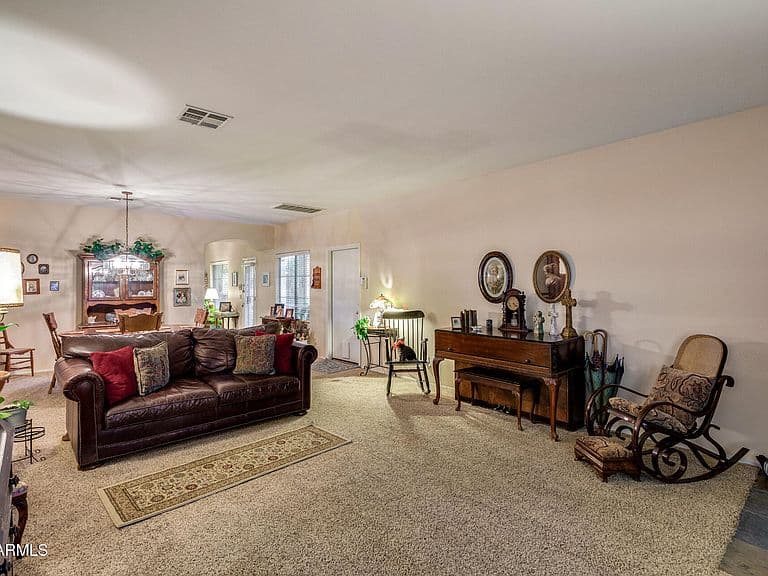 6358 S Legend Court photo 4